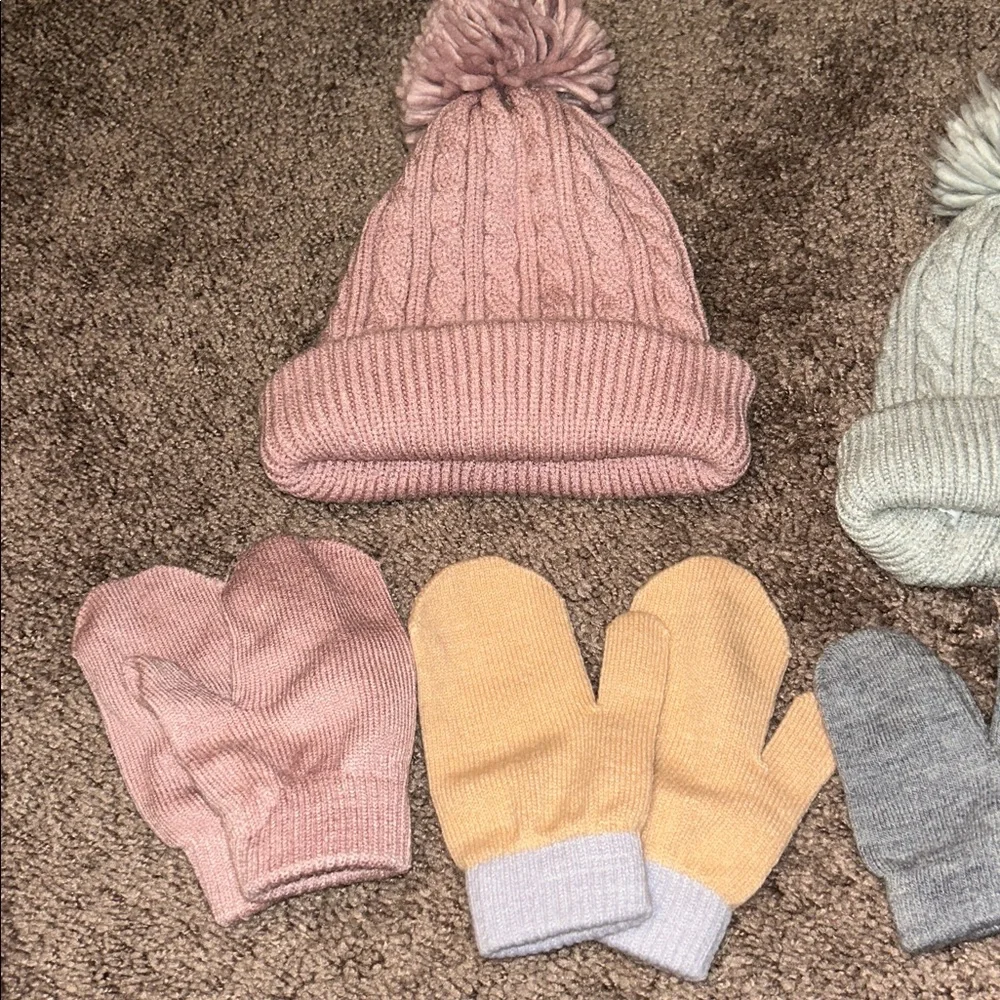 Baby/toddler girl beanie pompom hat & gloves bundle!